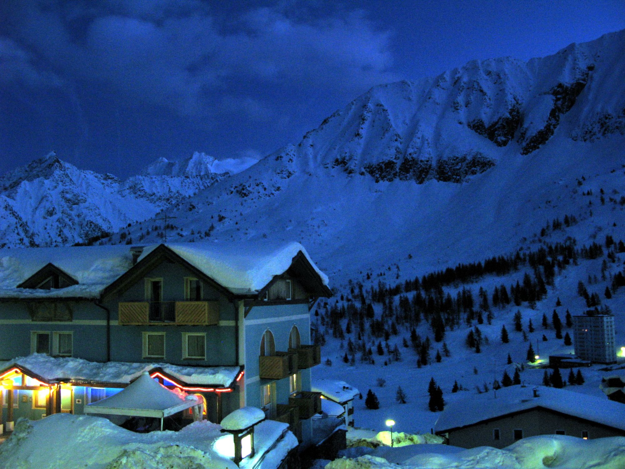 Passo Tonale: the village