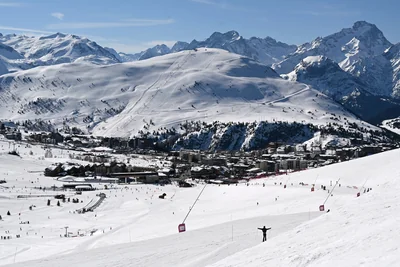 Alpe d'Huez: village and slopes, photo 1