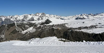 Alpe d'Huez: village and slopes, photo 2