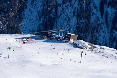 Grimentz-Zinal: village and slopes, photo 2