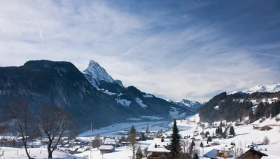 Gstaad-Schönried: village and slopes, photo 4