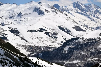 Les Deux Alpes: village and slopes, photo 1