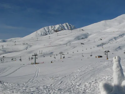 Passo Tonale: village and slopes, photo 2