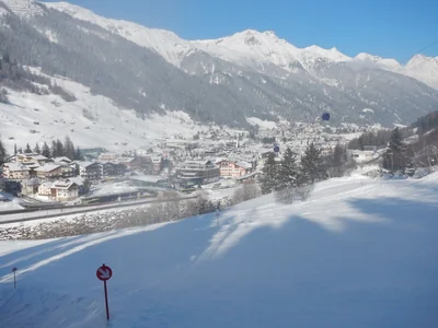 St. Anton am Arlberg: village and slopes, photo 1