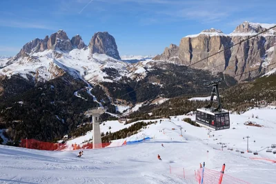 Val di Fassa: village and slopes, photo 1